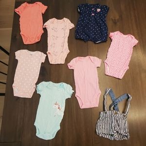 Bundle of 6 onesies, 1 romper, and 1 pair of overalls all size Newborn